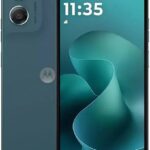Το Motorola Moto G06 με την ευρεία οθόνη 90Hz και τον κομψό, λεπτό σχεδιασμό του